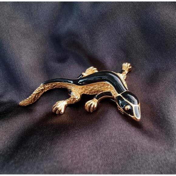 Rare Find Vintage 1990s TRIFARI Signed Gold and Black Lizard Reptile Brooch Pin - Picture 7 of 8